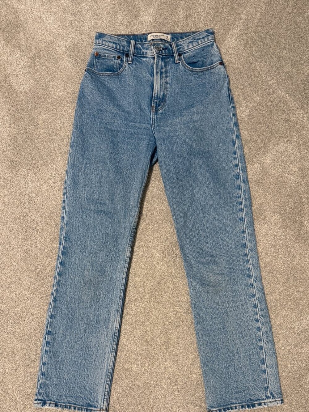 Abercrombie Curve Love 90s Ultra High Rise Straight Jeans